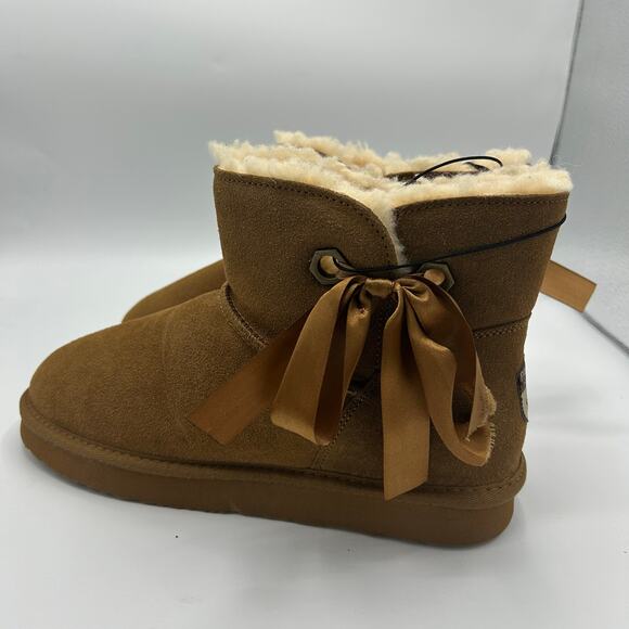 PAWZ by BEARPAW Boots Women’s 10 Chestnut Suede Ribbon Bow Shearling Lined New - Picture 2 of 14